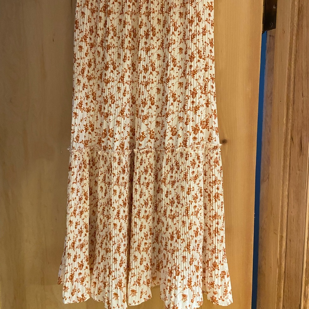 Skirt cream with Flowers versatile never worn one size